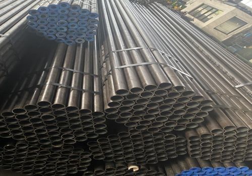Customizable Galvanized Steel Pipes Conforming To Standards with Hot Extrusion Process