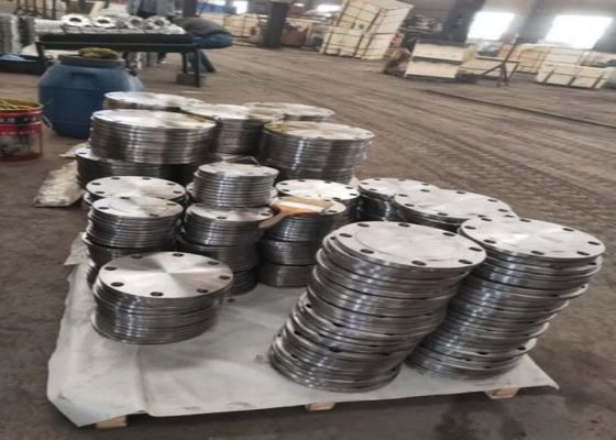 Slip-On Steel Blind Flange Black Paint Surface For Flanges Connection Requirement