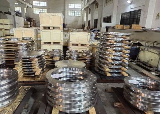 Slip-On Steel Blind Flange Black Paint Surface For Flanges Connection Requirement