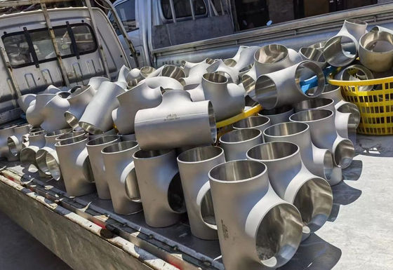 Section Shape Round 304 Stainless Pipe Fittings Demention 1/2" To 80"