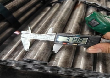 Anti-rust Oil Carbon Steel Pipe ASTM A106 ±5% Tolerance