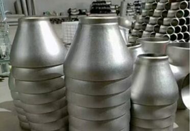 Steel Pipe Fittings with Butt Welding Connection High Corrosion Resistance WPB Grade Forged Stainless Steel Flanges